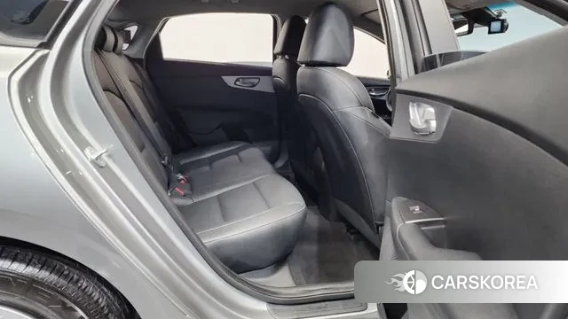 Kia The New K3 2nd generation 2022 Серебристо-серый из Кореи, фото 3