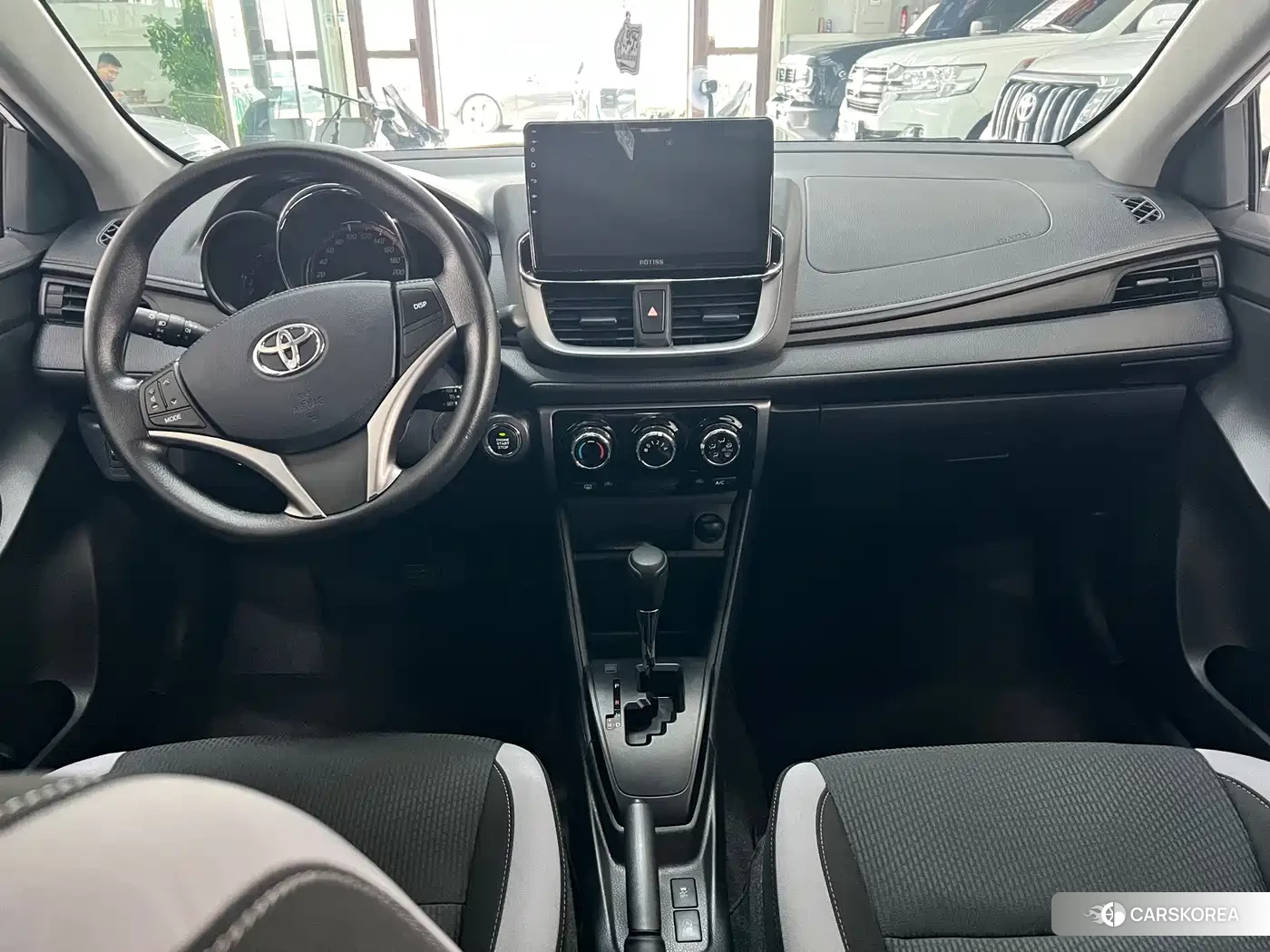 Toyota Yaris L 2023 Белый из Китая, фото 3
