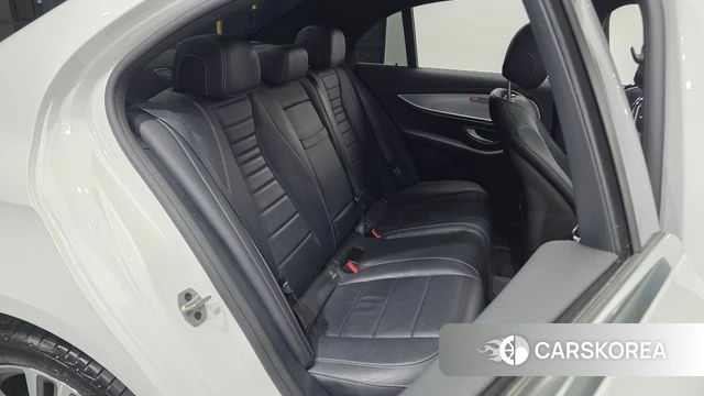 Mercedes-Benz E-Class W213 2021 Белый из Кореи, фото 3