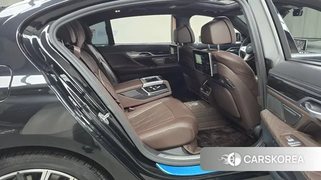 BMW 7 Series (G11) 2021 Черный из Кореи, фото 3