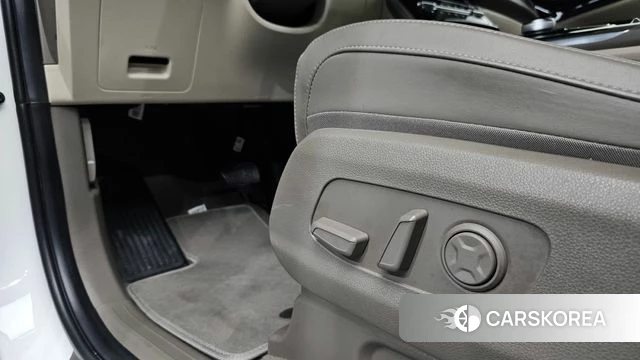 Kia Carnival 4th generation 2023 Белый из Кореи, фото 3
