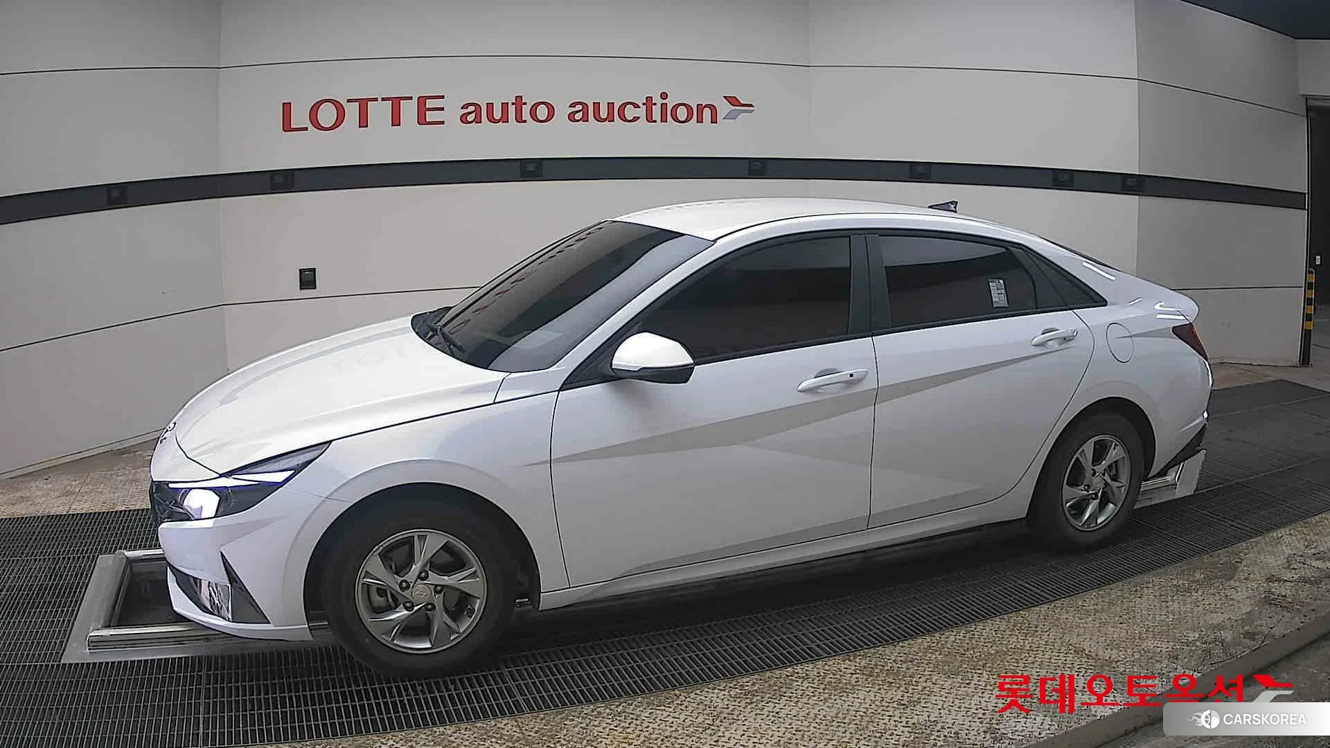 Hyundai Avante 2023 Polar White из Кореи, фото 3