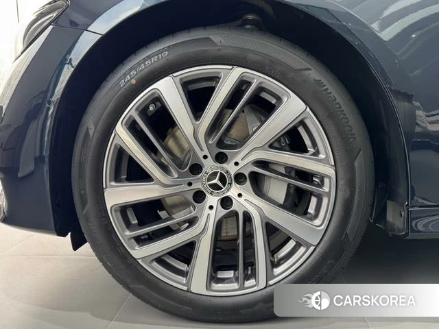 Mercedes-Benz E-class id 3907975 из Китая 3