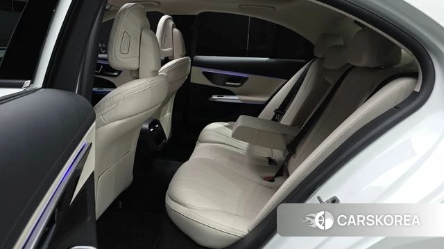 Mercedes-Benz E-Class W214 2024 Белый из Кореи, фото 3