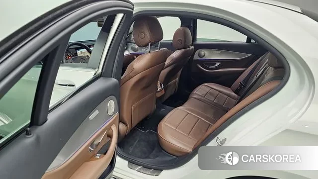 Mercedes-Benz E-Class W213 2018 Белый из Кореи, фото 3