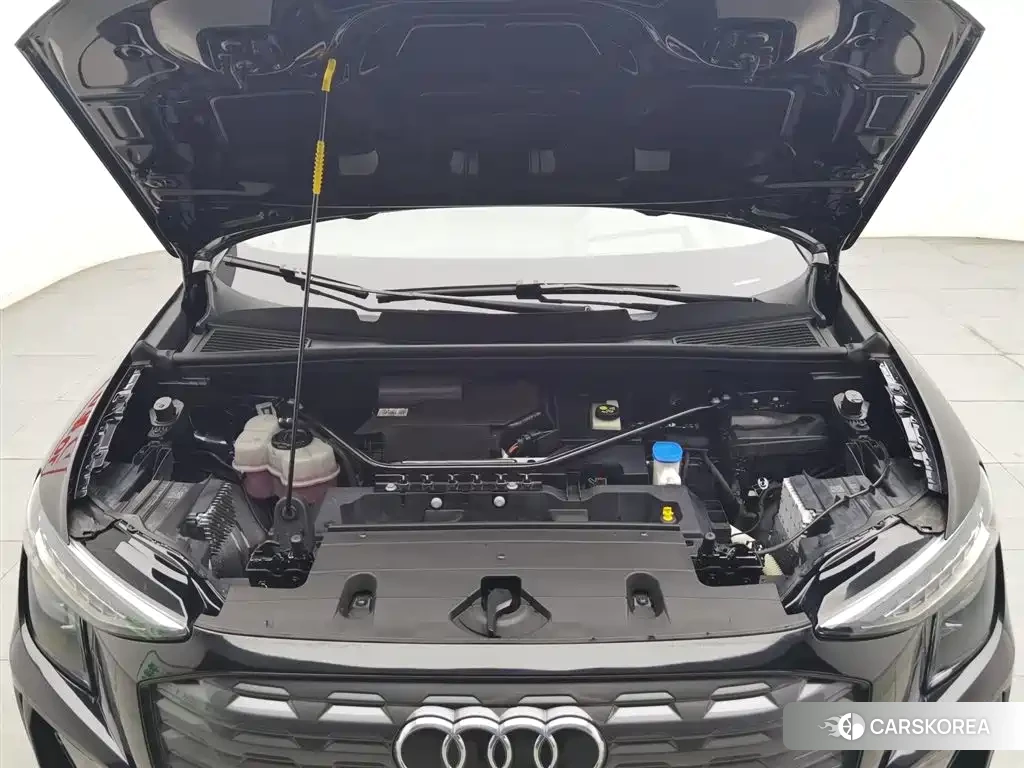 Audi Q5 e-tron 2022 Черный из Китая, фото 3