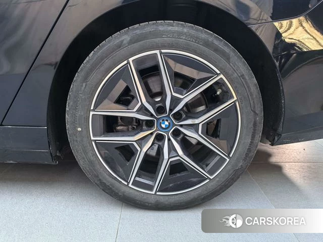BMW i5 2025 Черный из Китая, фото 3