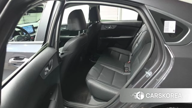 Kia The New K3 2nd generation 2023 Серый из Кореи, фото 3