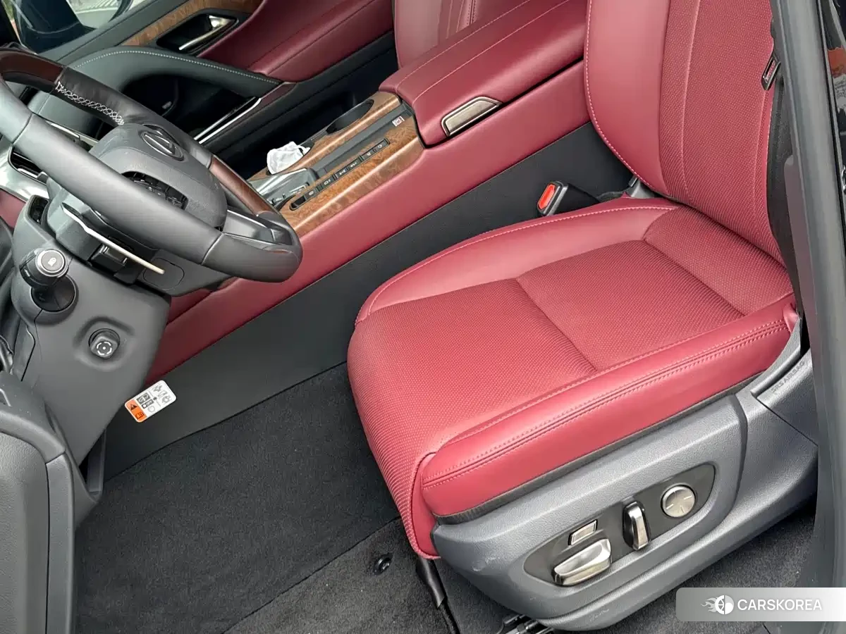 Lexus LX 2026 Черный из Китая, фото 3