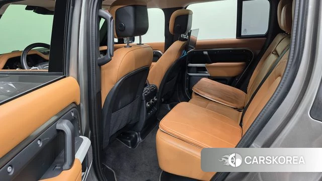 Land Rover Defender (L663) 2022 Серебристо-серый из Кореи, фото 3