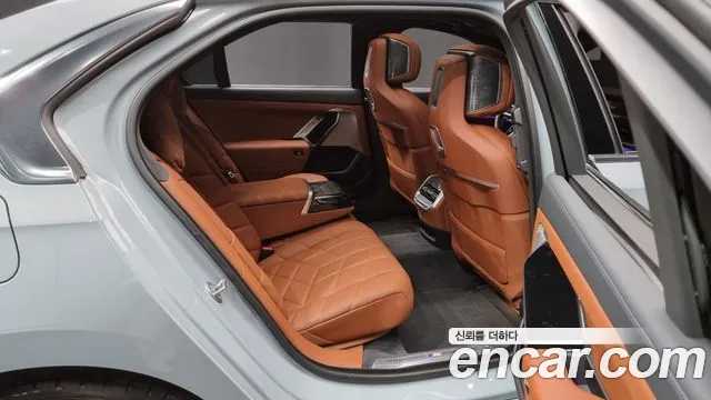 BMW 7 Series (G70) id 2711190 из Кореи 3