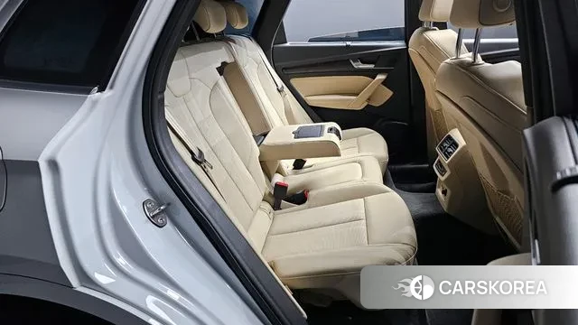 Audi Q5 (FY) 2023 Белый из Кореи, фото 3