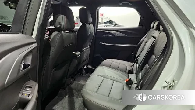 Chevrolet (GM Daewoo) The New Trail Blazer 2024 Белый из Кореи, фото 3