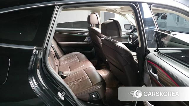 BMW 6 Series GT (G32) 2022 Черный из Кореи, фото 3
