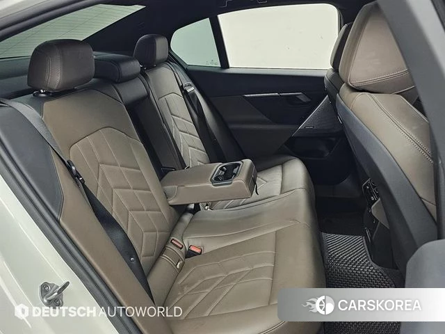 BMW 5 Series (G60) 2024 Белый из Кореи, фото 3