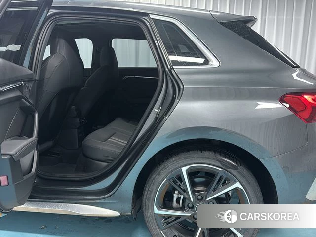 Audi A3 2024 Серебристо-серый из Китая, фото 3