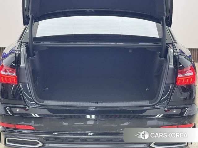 Audi A6L 2022 Черный из Китая, фото 3