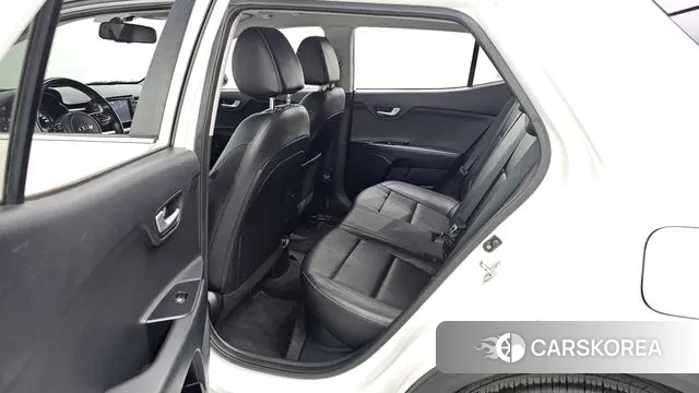 Kia Stonic 2018 Белый из Кореи, фото 3