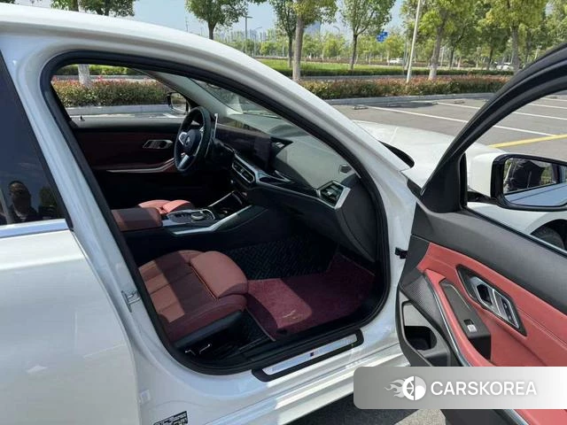 BMW 3 series 2024 Белый из Китая, фото 3