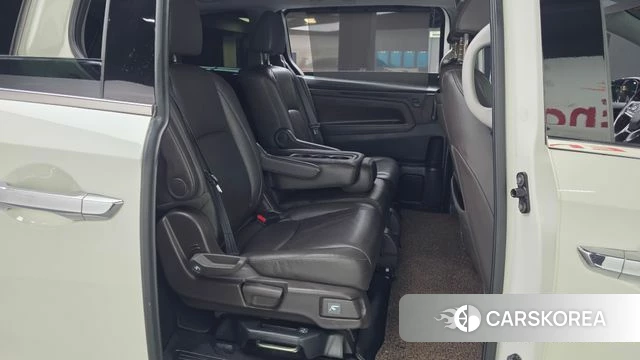 Honda Odyssey 2018 Белый из Кореи, фото 3