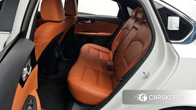 Kia The New K3 2nd generation 2022 Белый из Кореи, фото 3