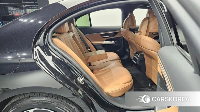 Mercedes-Benz E-Class W214 2024 Черный из Кореи, фото 3