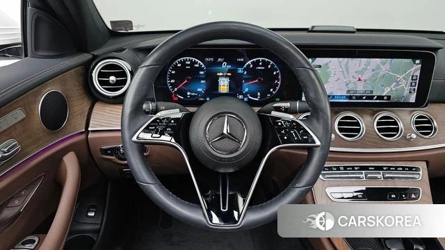 Mercedes-Benz E-Class W213 2022 Белый из Кореи, фото 3