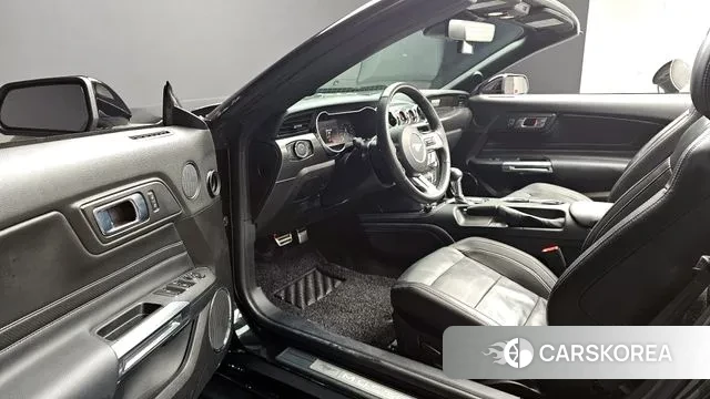 Ford Mustang 2022 Черный из Кореи, фото 3