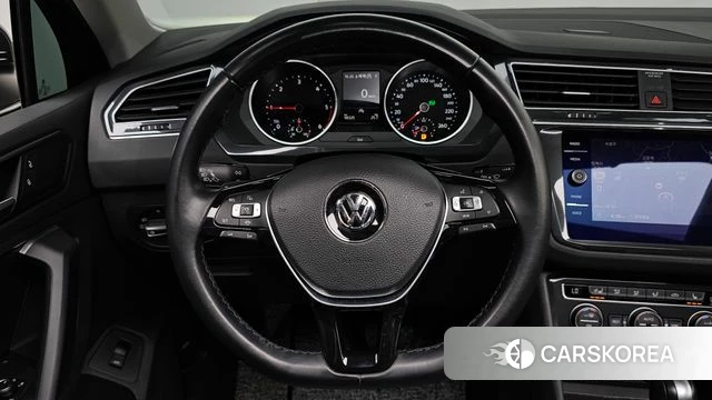 Volkswagen Tiguan second Generation 2020 Серый из Кореи, фото 3