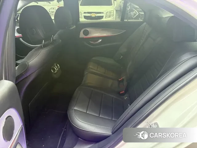 Mercedes-Benz E-Class W213 2018 Белый из Кореи, фото 3