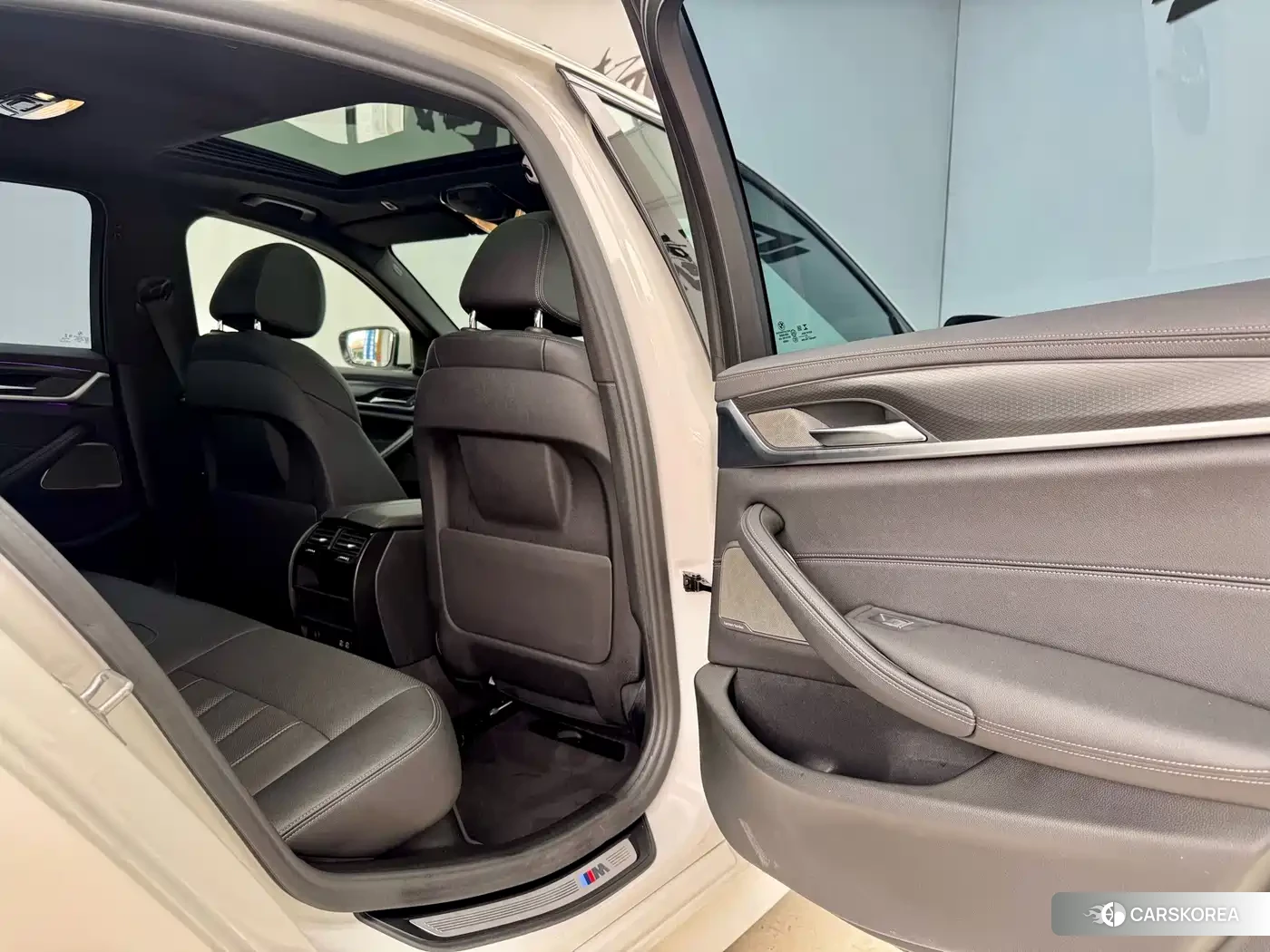 BMW 5 series 2021 Белый из Китая, фото 3