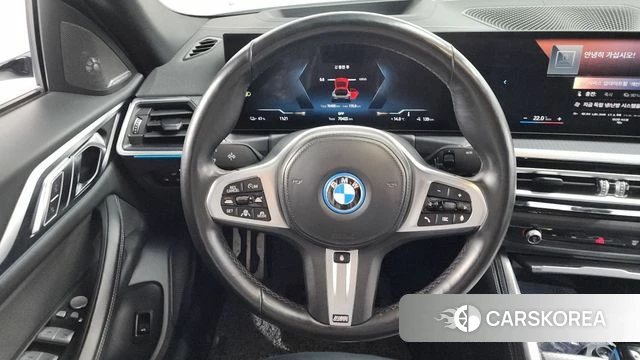BMW i4 2022 Светло-серебряный цвет из Кореи, фото 3