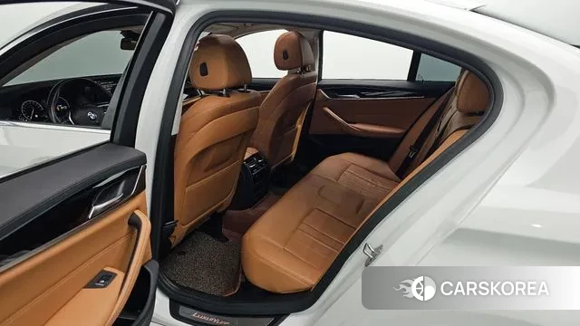 BMW 5 Series (G30) 2019 Белый из Кореи, фото 3