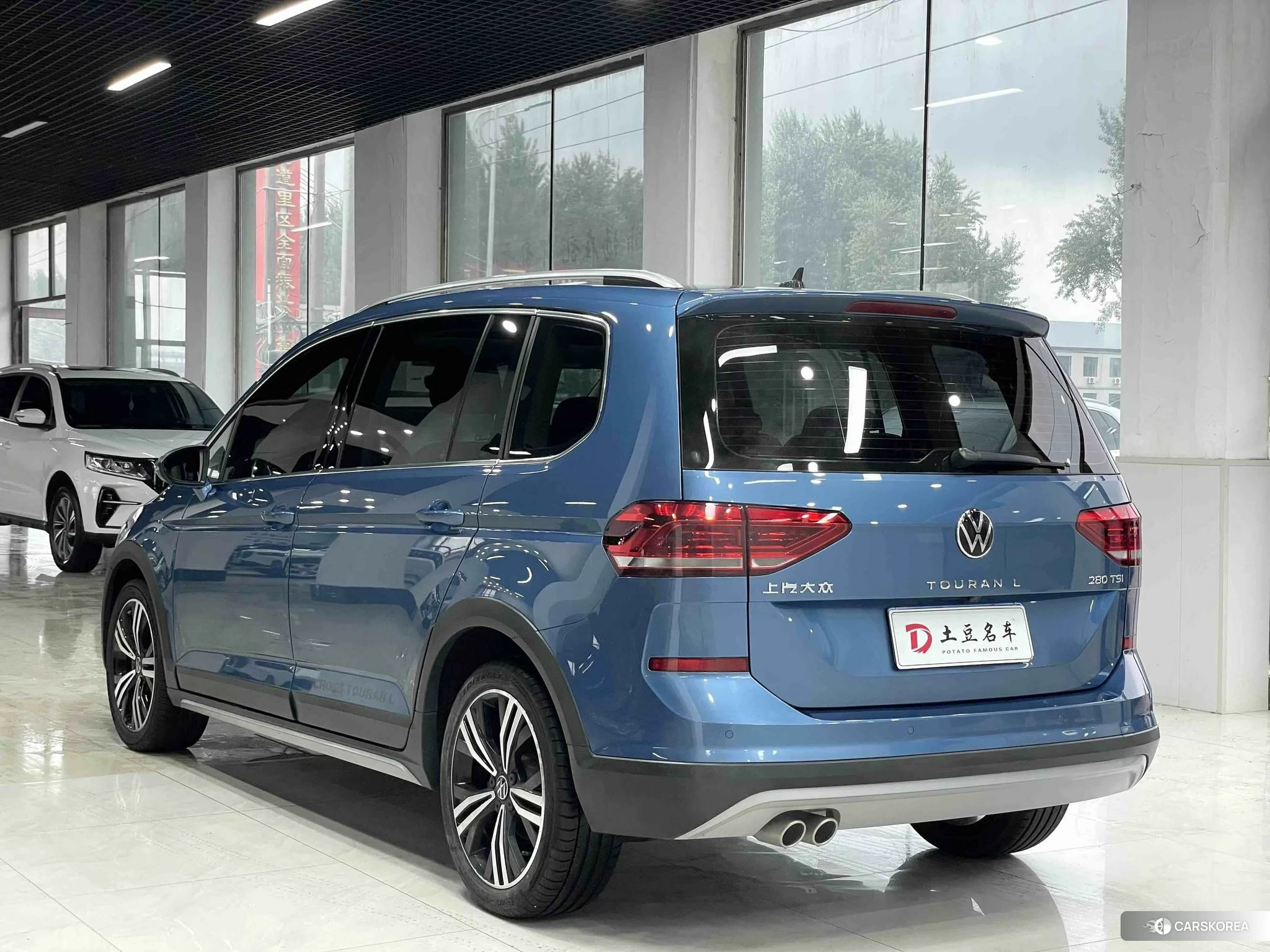 Volkswagen Touran L 2023 Синий из Китая, фото 3