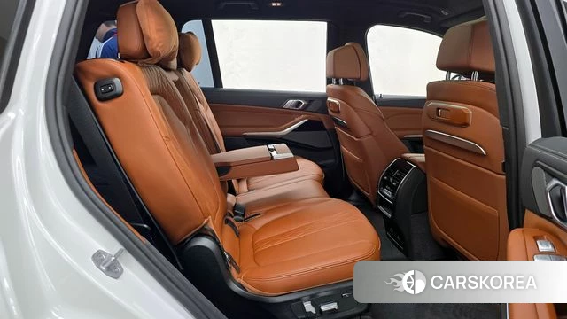 BMW X7 (G07) 2024 Белый из Кореи, фото 3
