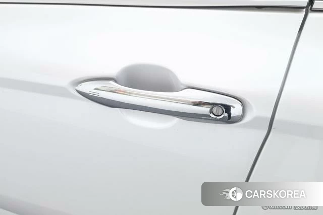 Toyota Camry 2021 Белый из Китая, фото 3