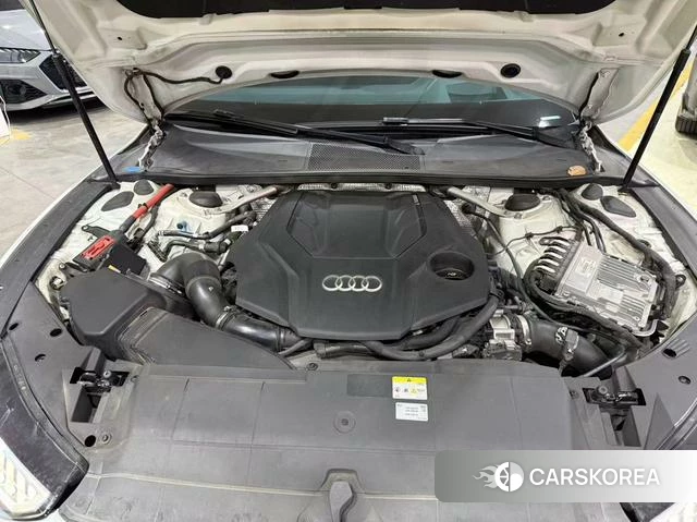Audi A7 2023 Белый из Китая, фото 3