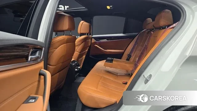 BMW 5 Series (G30) 2021 Белый из Кореи, фото 3