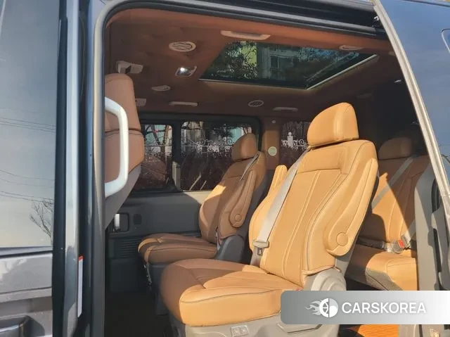 Hyundai Staria 2023 Серый из Кореи, фото 3