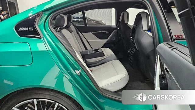 BMW M5 (G90) 2025 Синий нефрит из Кореи, фото 3