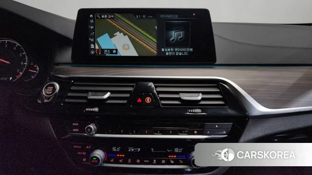 BMW 5 Series (G30) 2018 Синий из Кореи, фото 3