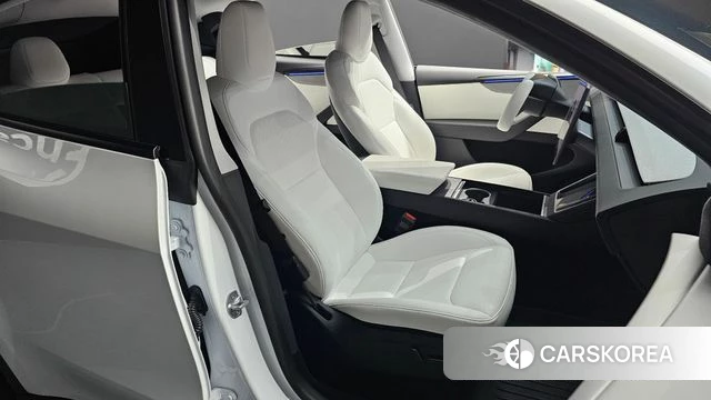 Tesla Model Y 2025 Белый из Кореи, фото 3
