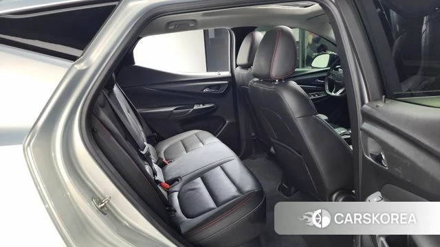 Chevrolet (GM Daewoo) Bolt EUV 2023 Серебряный из Кореи, фото 3