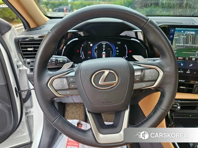 Lexus NX350h Second generation 2023 Белый из Кореи, фото 3