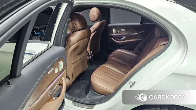 Mercedes-Benz E-Class W213 2023 Белый из Кореи, фото 3