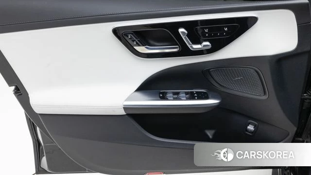 Mercedes-Benz C-Class W206 2025 Черный из Кореи, фото 3