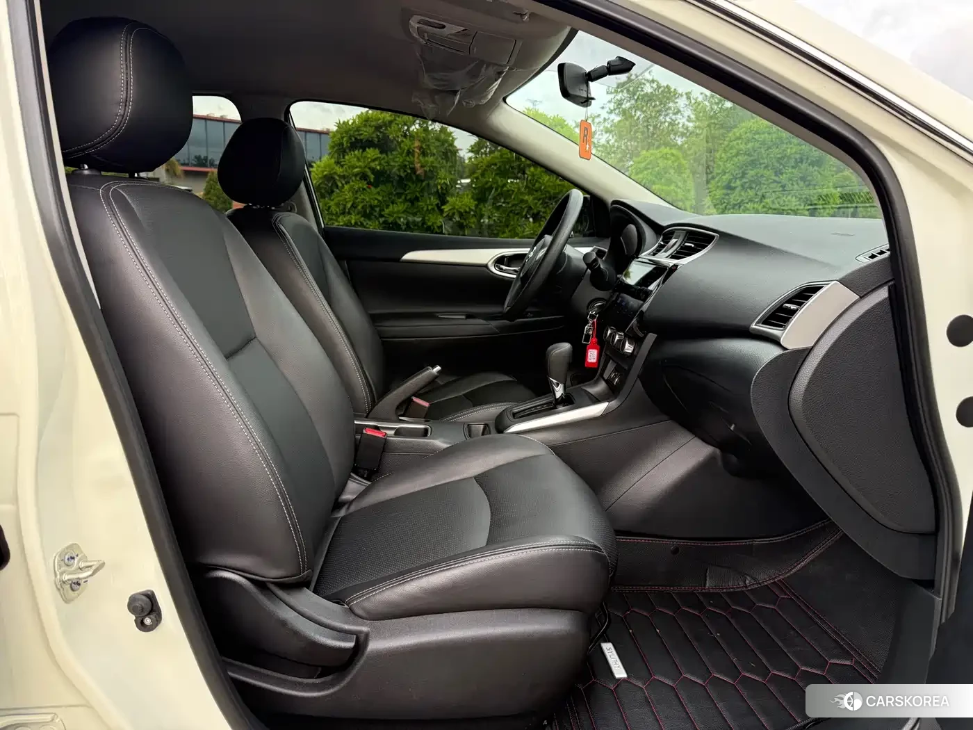 Nissan Sylphy 2023 Белый из Китая, фото 3