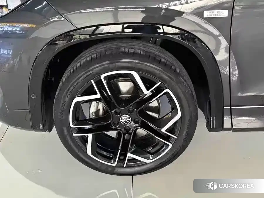 Volkswagen Tanyue 2025 Silver/gray из Китая, фото 3
