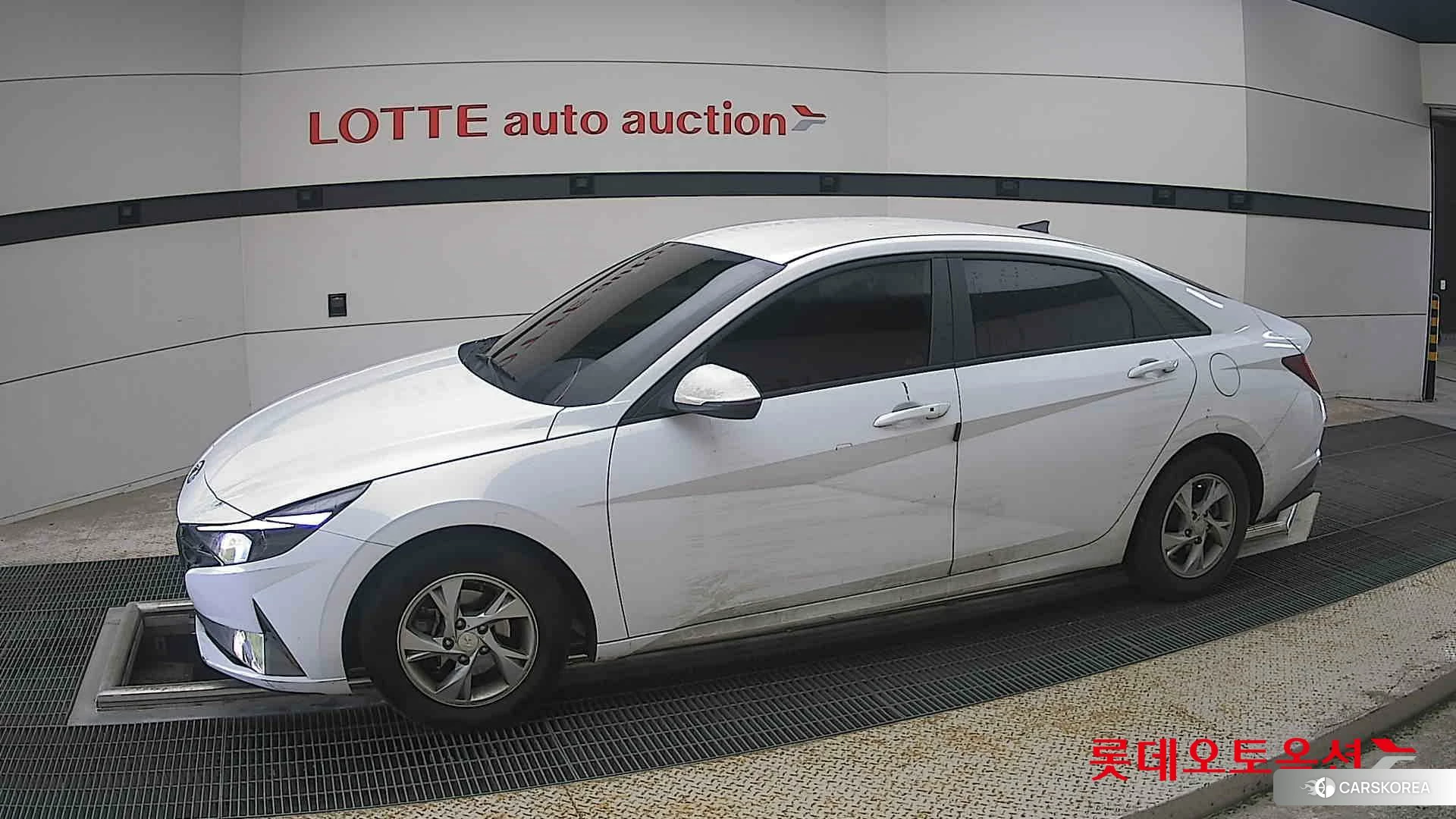 Hyundai Avante 2022 Polar White из Кореи, фото 3
