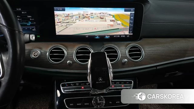 Mercedes-Benz E-Class W213 2018 Белый из Кореи, фото 3
